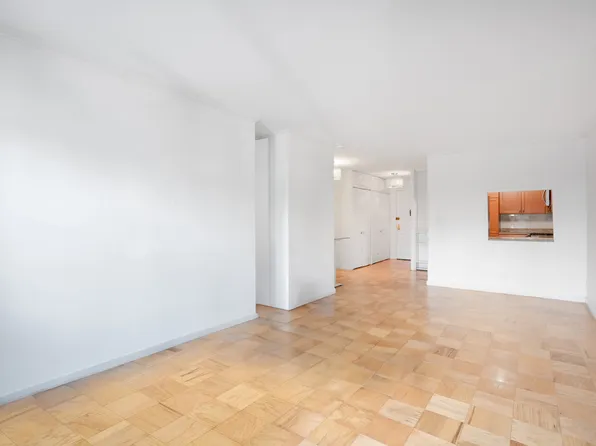 245 East 25th Street image 6 of 8