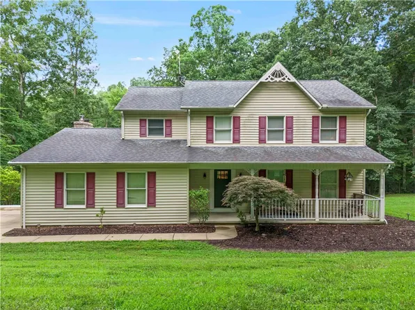 221 Urquhart Rd N, Scenery Hill, PA 15360