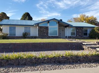 720 Meadow Ln, White Rock, NM 87544