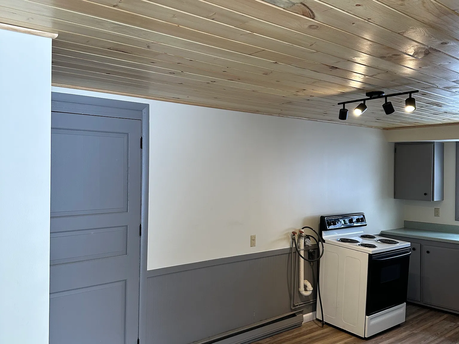 2 bed, 1200 sqft, $1,000 — Photo 3