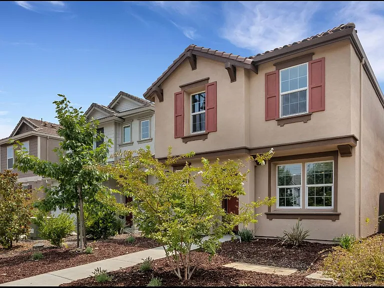 11030 International Dr — Photo 3