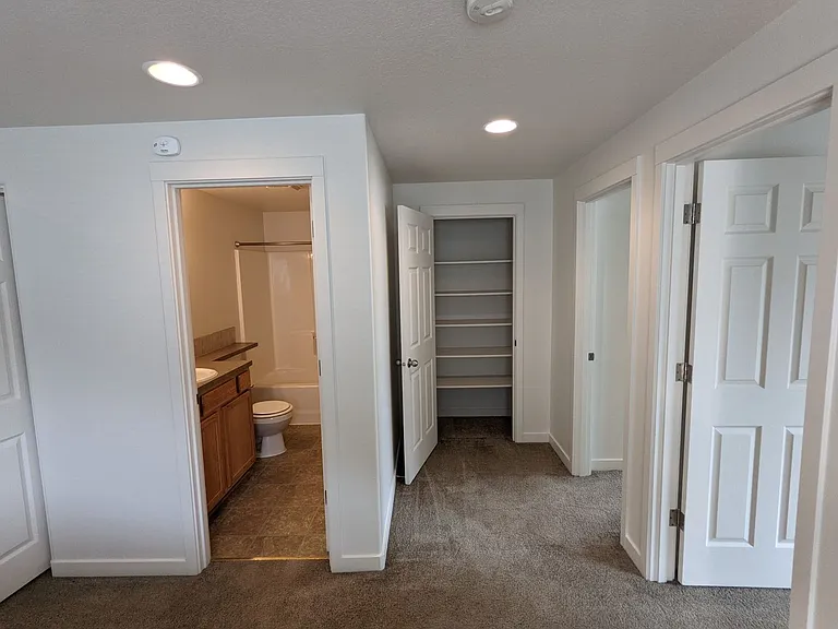 Halsey East Townhomes — Photo 147