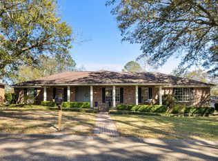 214 Lynnwood Cir, Hattiesburg, MS 39402