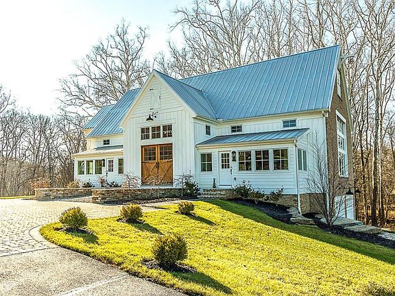 3rd image of 8312 River Rock Ln