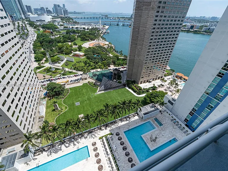 325 Biscayne Blvd #2920 — Photo 23