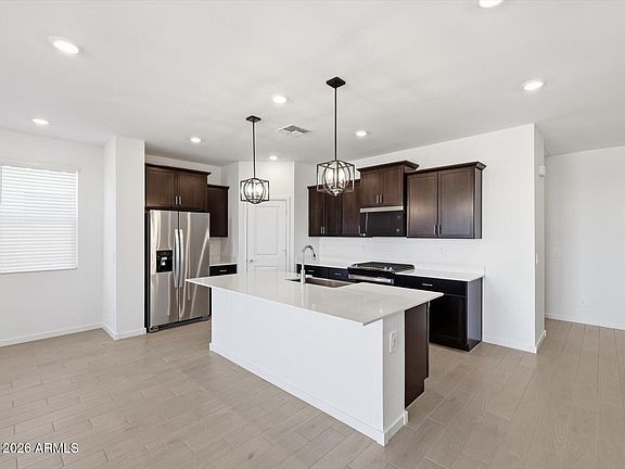 3rd image of 2459 E ENANTIO Road