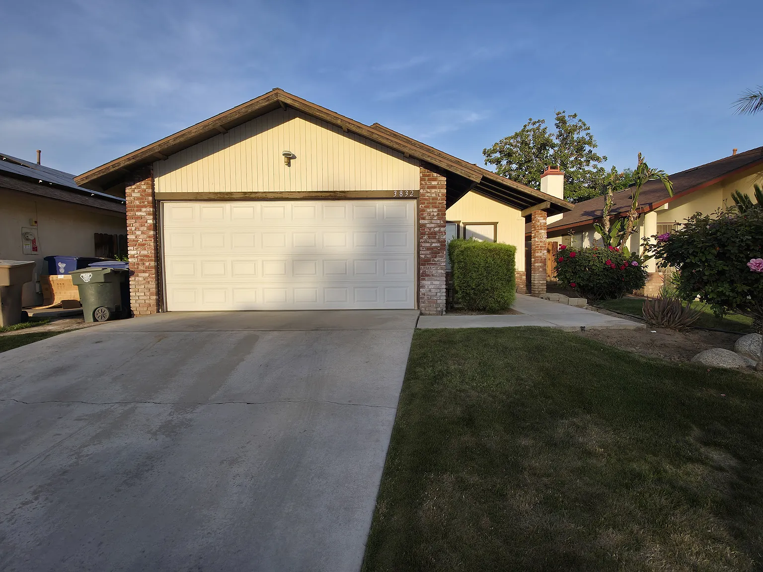 3 bed, 1200 sqft, $1,950 — Photo 1