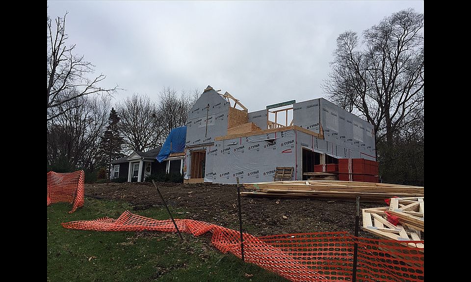 2nd image of 698 Sterling Rd