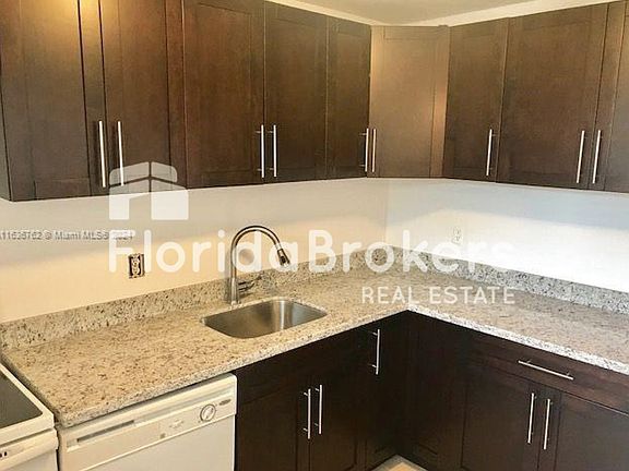 3rd image of 5510 Lakewood Cir #514-439
