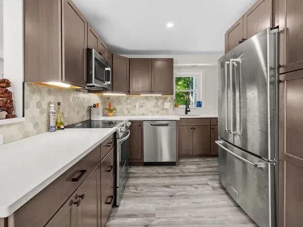 2 Park St Unit 2A, Westborough, MA 01581