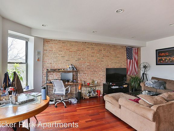 5th image of 1116 N Wood St #9842079