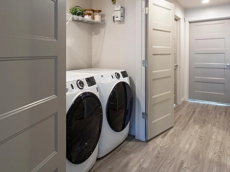 1456 sqft - Washer and Dryer
