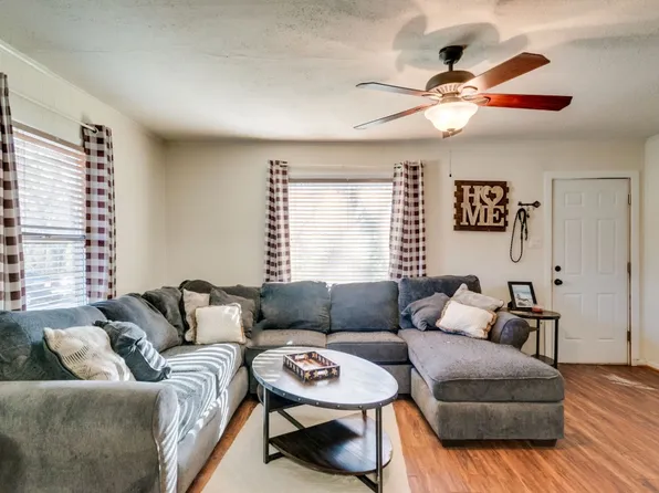211 Clinton Dr, Weatherford, TX 76086