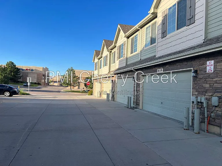 8159 S Akron Ct — Photo 32