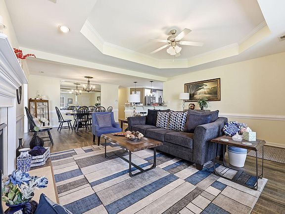 5th image of 150 Glenalmond Ct