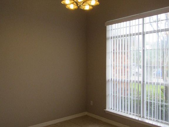 4th image of 2205 Dovefield Dr