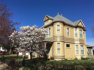1921 Francis St, Saint Joseph, MO 64501
