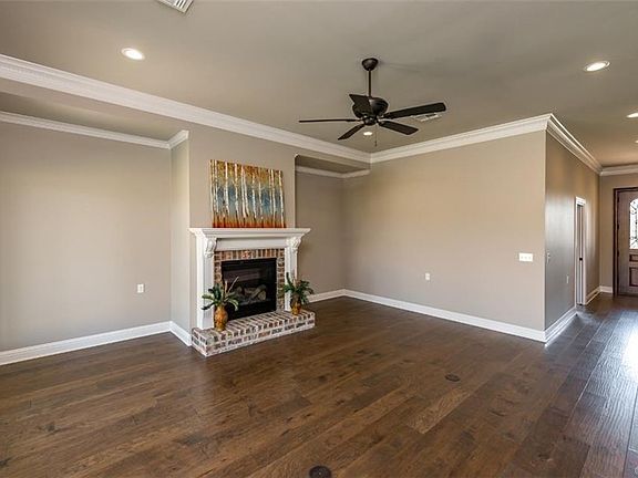 4th image of 107 Katy Ln