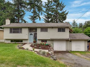 8413 NE 137th St, Kirkland, WA 98034
