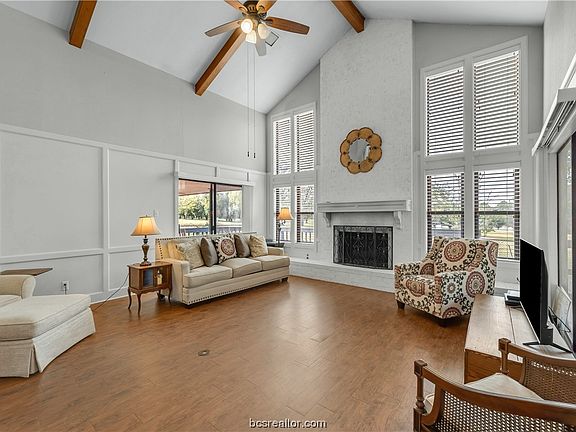 3rd image of 2405 Quail Hollow Dr