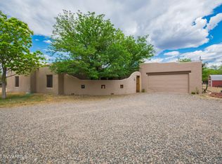 10425 E Willow Dr, Cornville, AZ 86325