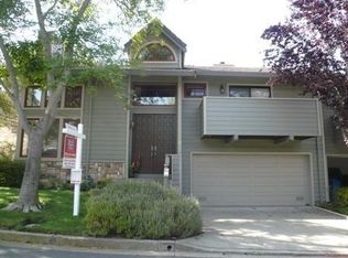 28 Via Barcelona, Moraga, CA 94556