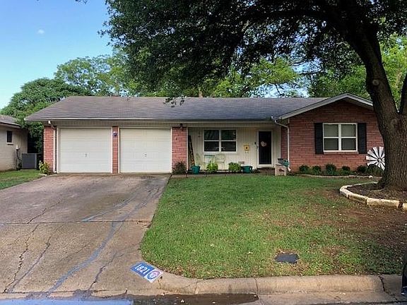 2nd image of 1821 Jones Dr