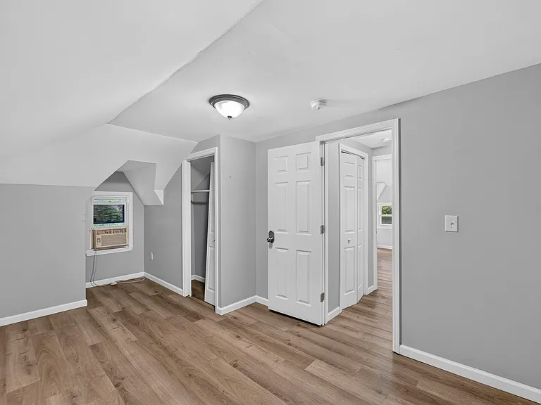 437 7th Ave #R2 — Photo 7