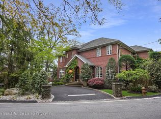 120 Douglas Rd, Staten Island, NY 10304
