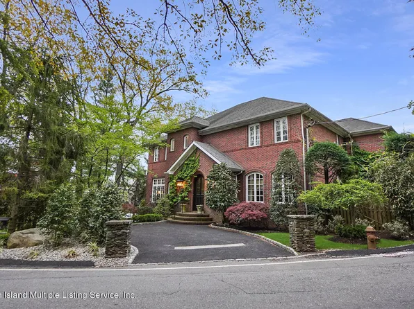 120 Douglas Rd, Staten Island, NY 10304