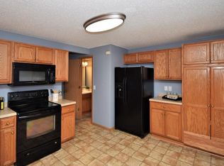 727 Jessamine Ave E, Saint Paul, MN 55106
