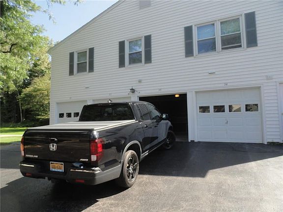 2nd image of 20 Acorn Ln
