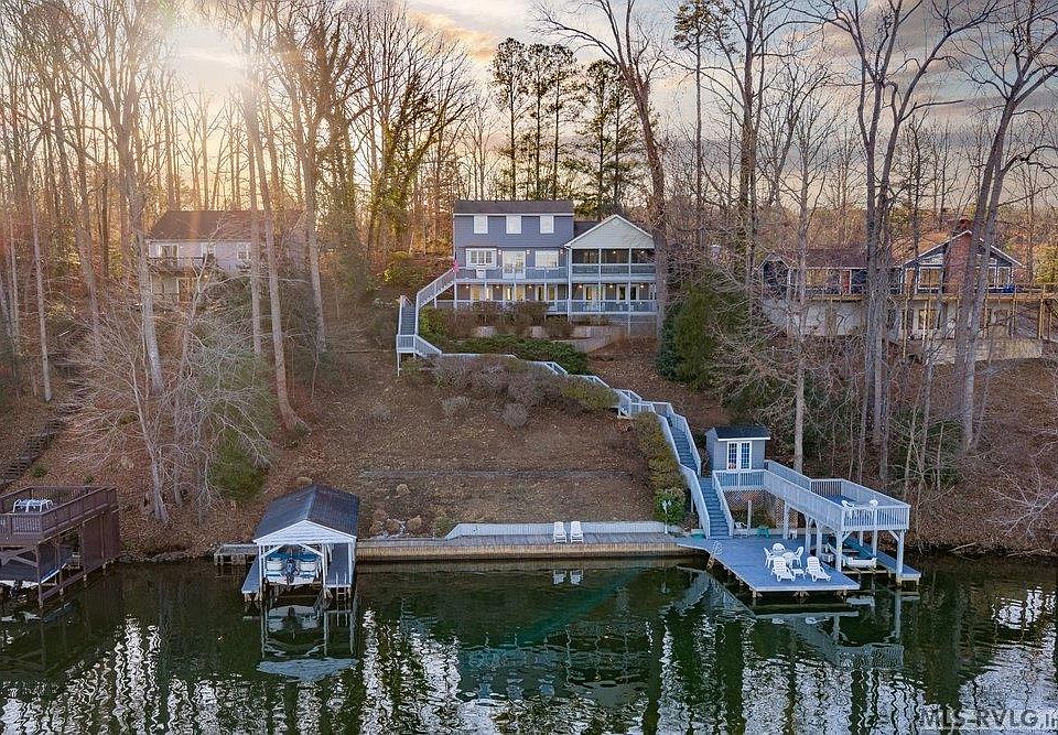 1st image of 418 Fox Den Dr