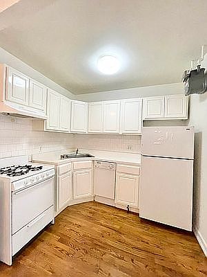 2nd image of 503 E 73rd St #2E