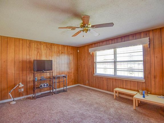3rd image of 500 SW 62nd Ter