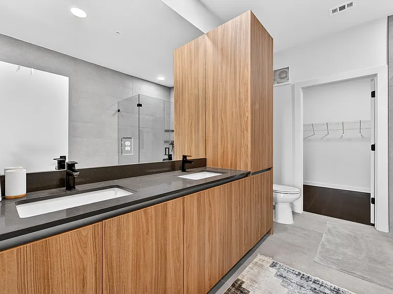 2209 S 1st St — Photo 14