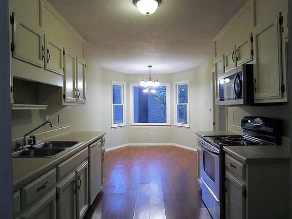 4th image of 1308 Joshua Dr SE