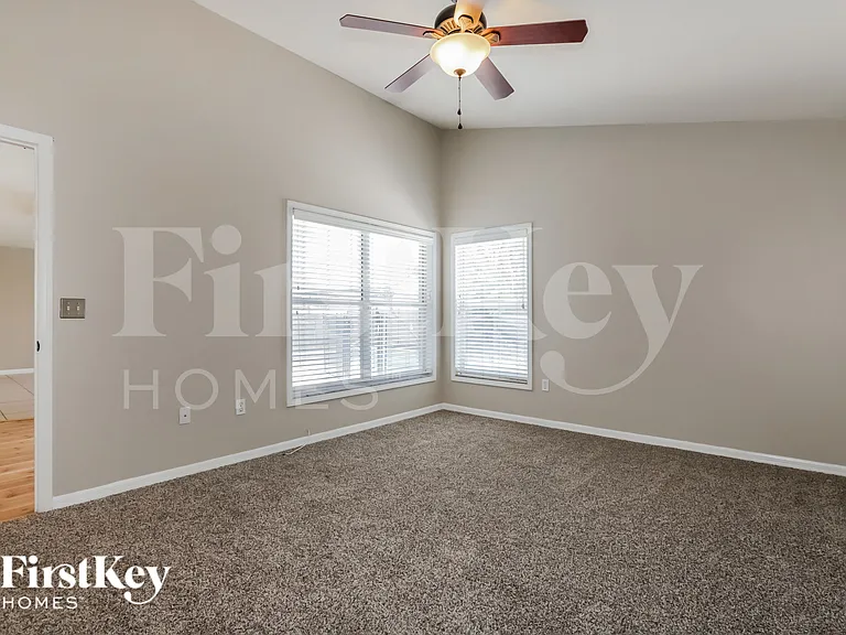 2202 Cattleman Dr — Photo 9