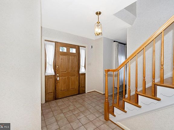 3rd image of 16705 Baederwood Ln