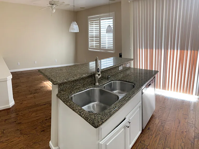 10088 Imperial Ave — Photo 3