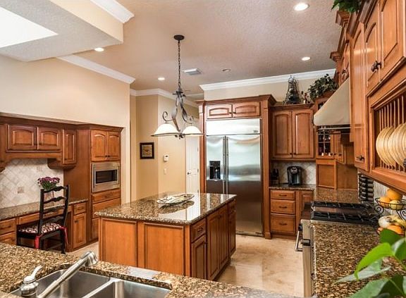 3rd image of 1417 Chapman Cir