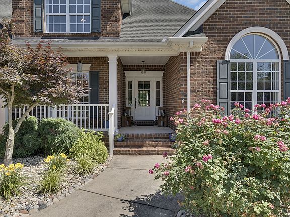 3rd image of 1734 Satinwood Dr