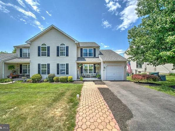 351 Cherry St, Pennsburg, PA 18073