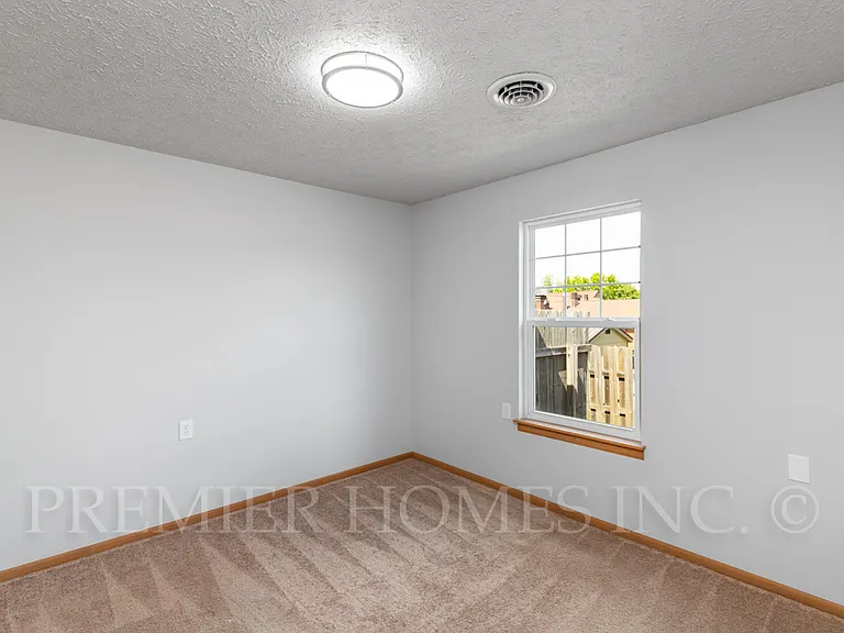 846 Serenity Ln — Photo 10