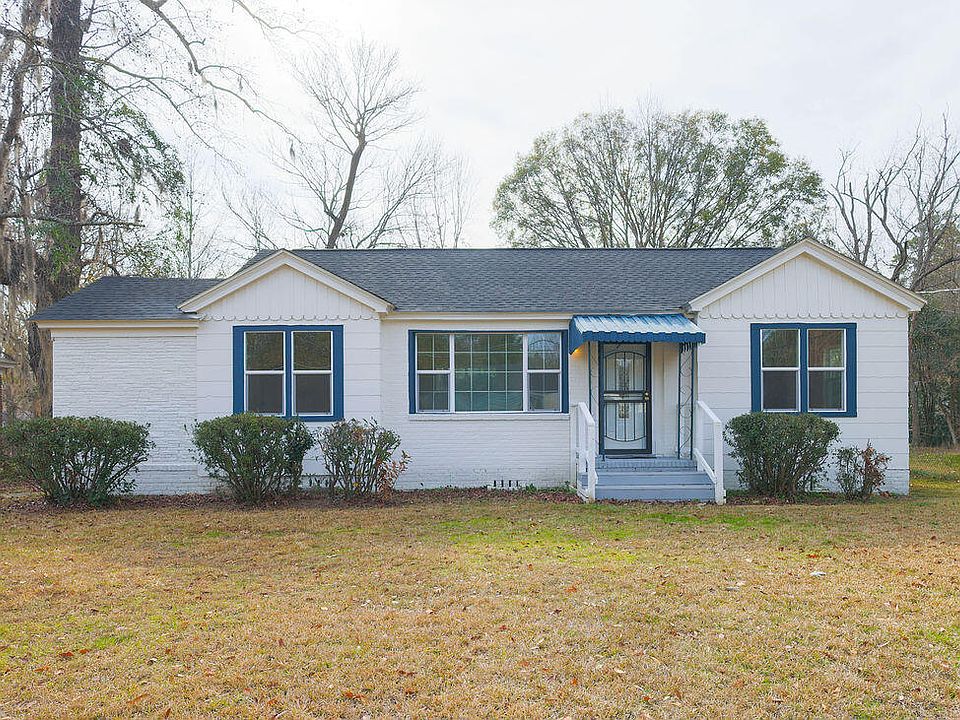 1st image of 420 Dogwood Dr