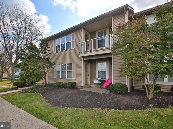 2302 Society Pl, Newtown, PA 18940