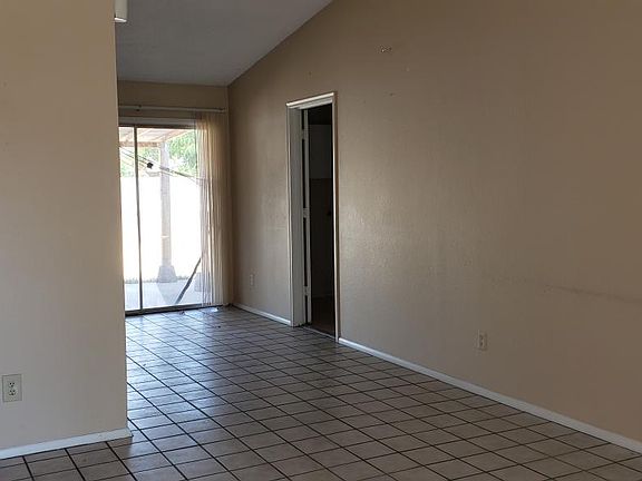 4th image of 4136 N 109th Dr