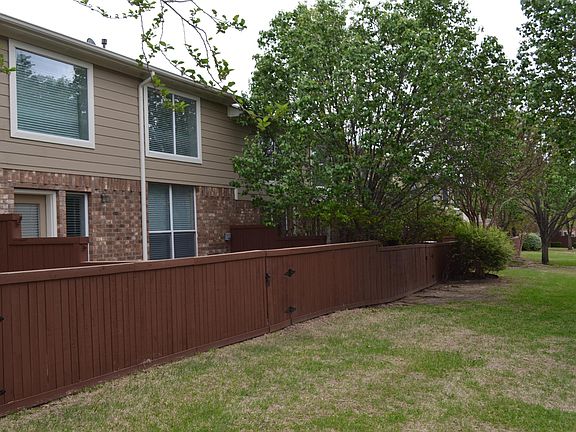 3rd image of 8621 Forest Highlands Dr