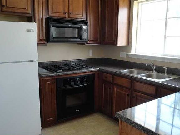 3rd image of 416 Chatooga Ln