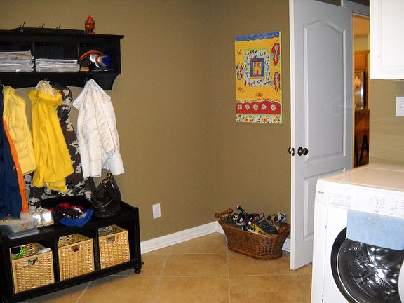 laundry/mud room 2